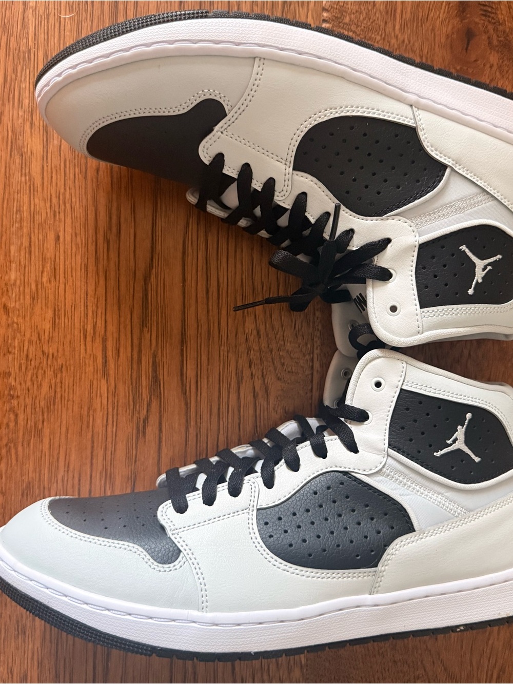 Air Jordan 1 Black and White Mid-Top Athletic Sneakers - Picture 4 of 6